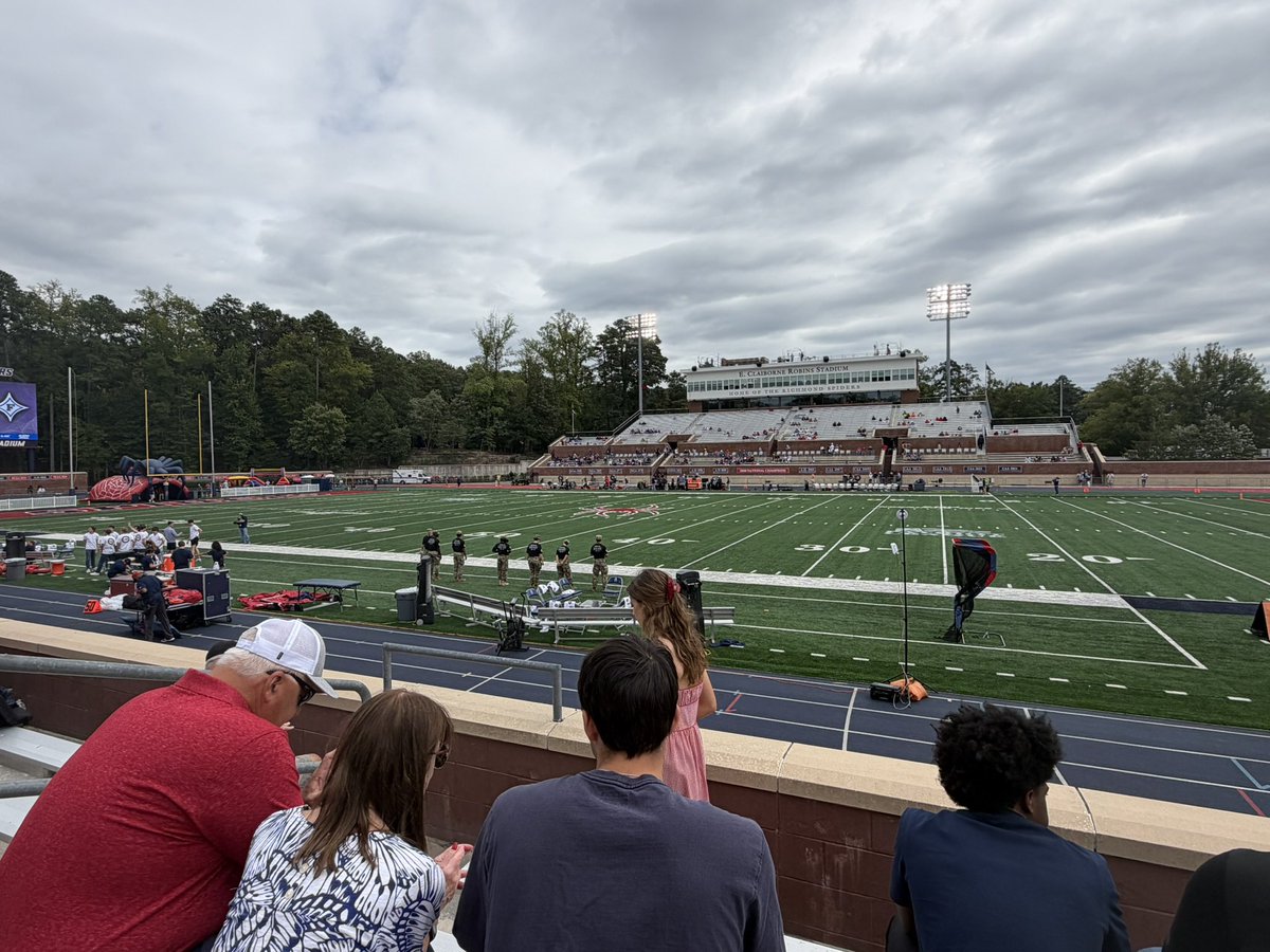 JTWilli09's tweet photo. Huge thank you to @CoachZach_  and @URSpidersFB for the game day invite, had a great time watching the Spiders compete today! #OneRichmond

@Bobcatsfballva @PWCsportsVA
@CoachHatfield1 @CoachAliSay @FATboysOLine @c4_training https://t.co/R7gXSHLPSs