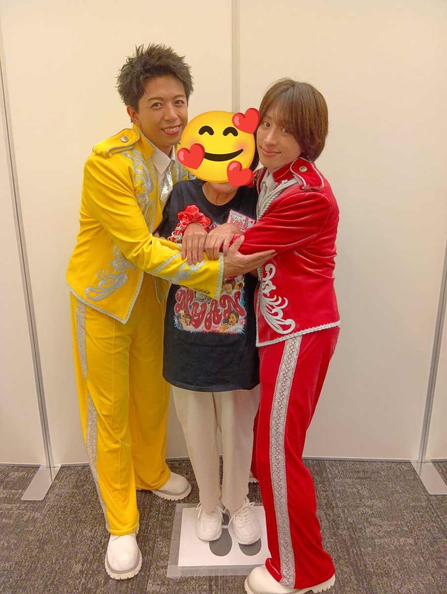 wingfes0731's tweet photo. @tsubasa_matsuri 翼君おはよう御座います😊
昨日は楽しい１日有難う御座いました。麻辣湯からのつばにゃんTシャツに着替えて、写真撮る事が出来嬉しかったです。
つばにゃん大好きだよ🩷🫶🙏🪽 https://t.co/WrWXdqBPAL