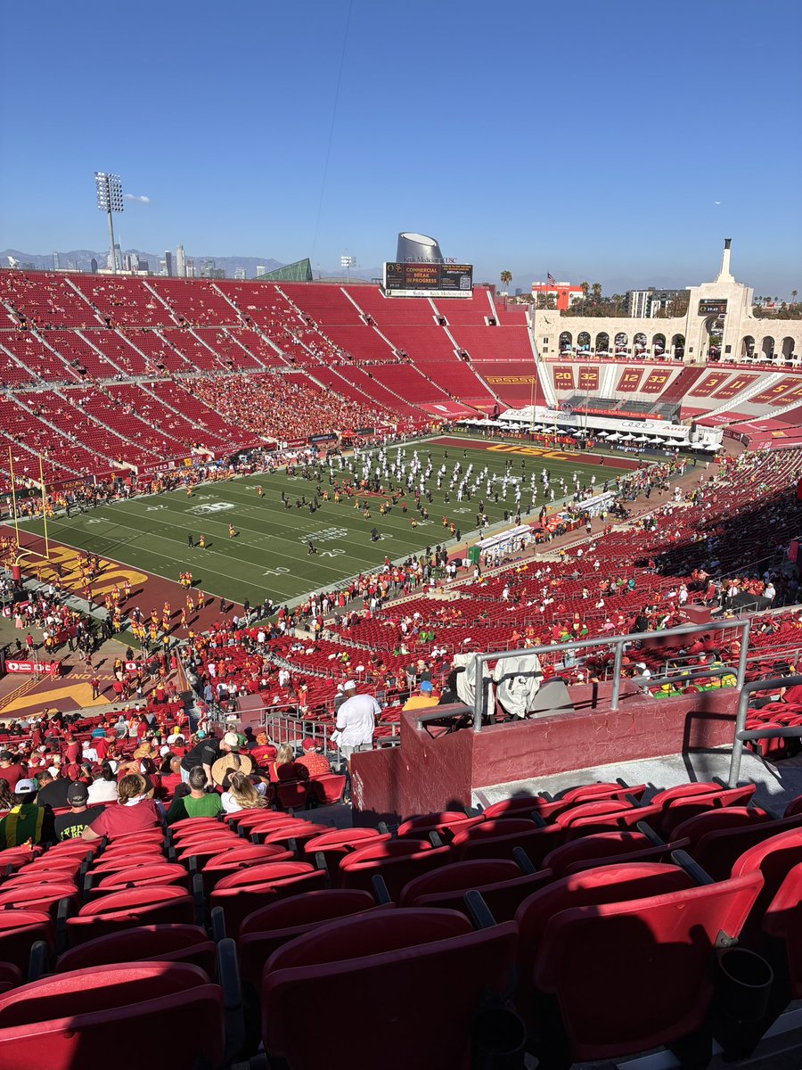 Dr_Erica's tweet photo. @uscselfie #uscselfie #beatoregon #beattheducks https://t.co/ZEWcxf7x8k