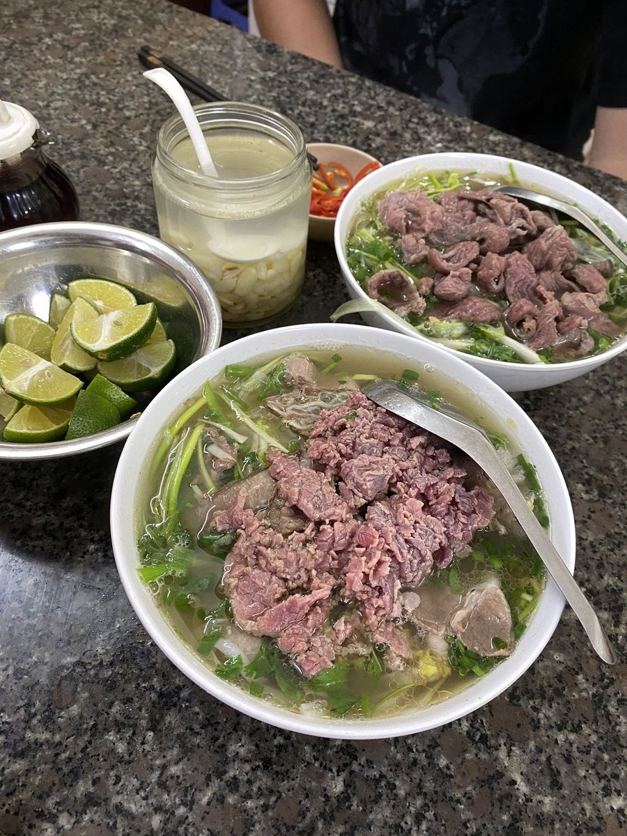 arvin8698's tweet photo. Tôi thấy một câu nói rất thực tế.

“Khi số dư của bạn không đủ để nuôi dưỡng đam mê, thì mọi sở thích của bạn đều nên là kiếm tiền. Đây không phải là thực dụng mà là tỉnh táo. Nhan sắc sẽ dần phai, các môi quan hệ cũng sẽ dần nhạt đi, chỉ có tiền trong túi và nặng lực trong đầu không bao giờ phản bội bạn. 

Hãy nhớ, trước hết phải trở thành ngọn núi cho chính mình rồi hãy đi tìm vùng biển trong tim”

Chào buổi sáng chủ nhật tuần này chúc bạn yên lành và vui vẻ