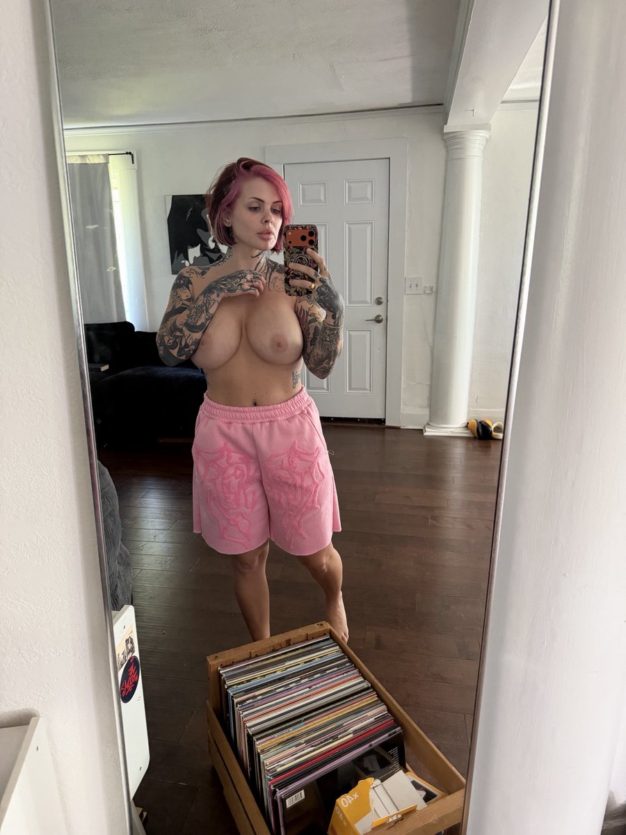 littlekeish's tweet photo. Here’s my tits in case you forgot what they look like https://t.co/AkDTaIdiRA