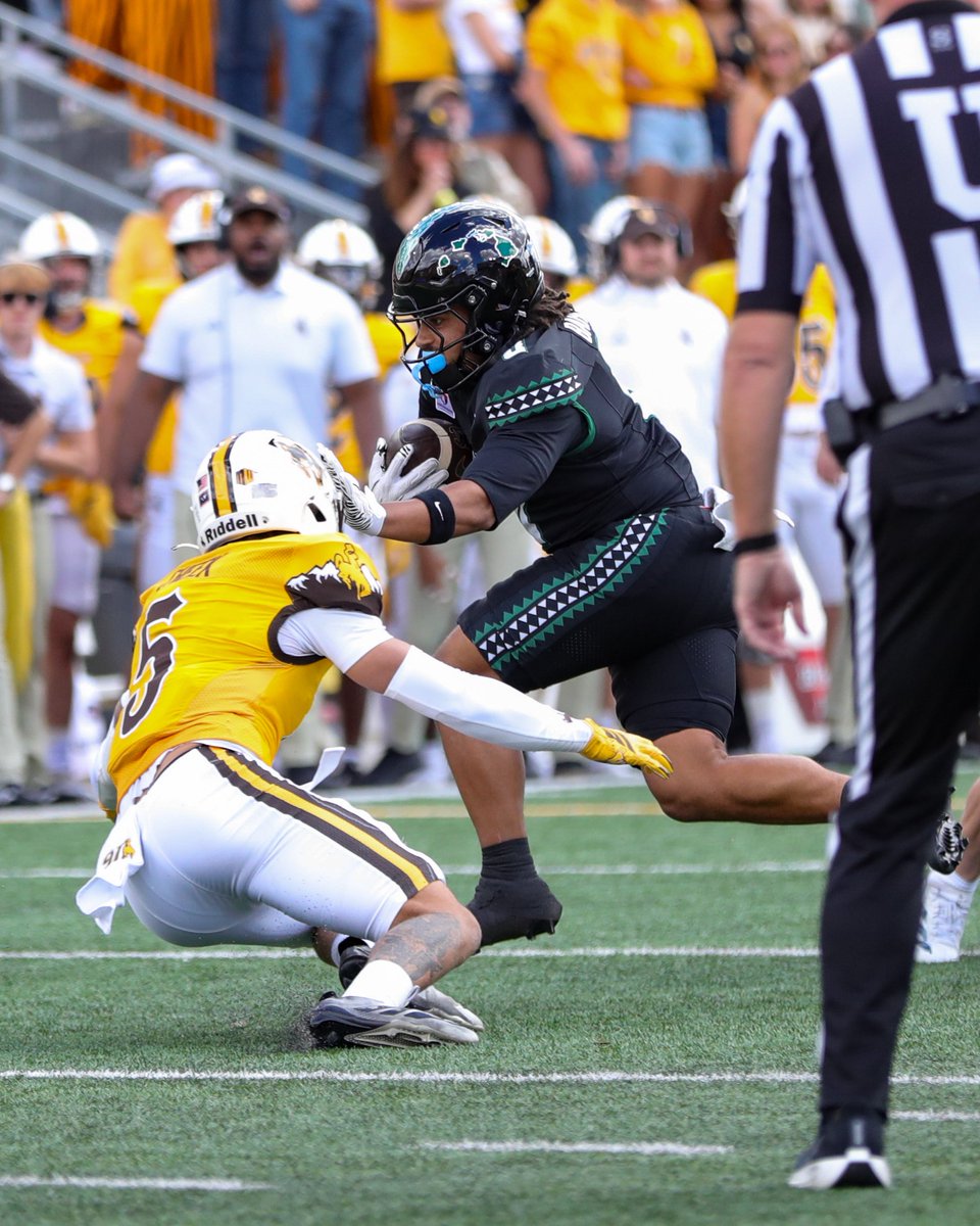 HawaiiFootball's tweet photo. Back at Ching next Saturday

#BRADDAHHOOD x #GoBows https://t.co/0OLTwMLOYN