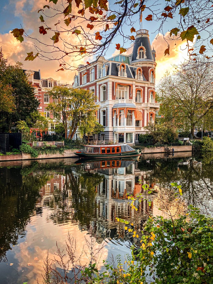 echoesofworld's tweet photo. Autumn in Amsterdam https://t.co/9clgUUKDkX