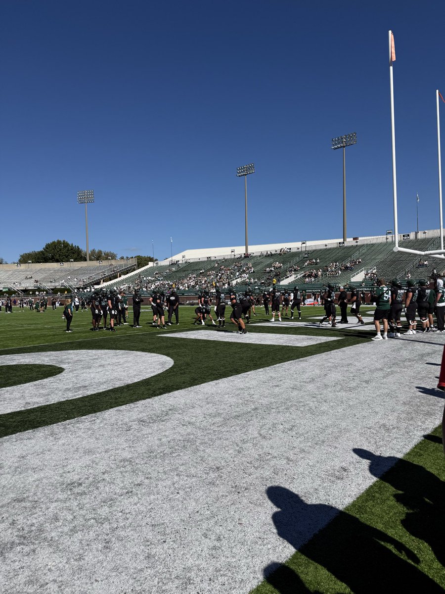 Ahsanmiller's tweet photo. Thank you to @OhioFootball for an amazing and also a big thank you to @Crook_Ohio for inviting me i had a great time would love to come back soon.
@Montgomery_DHHS @CoachGayDHDL @coachcast_dhhs @TheDudeCarr @Ncornell21 @Colt_Tanner_ @HayesFootball19 @BryceDeCaro https://t.co/dk9Y6K8VSA