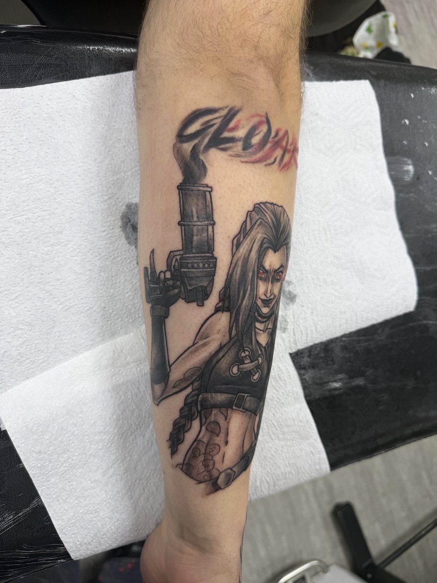 Cloakzillaa's tweet photo. Powder tattoo :) #arcane #jinx #arcane tattoo https://t.co/DlRNmk29Zq