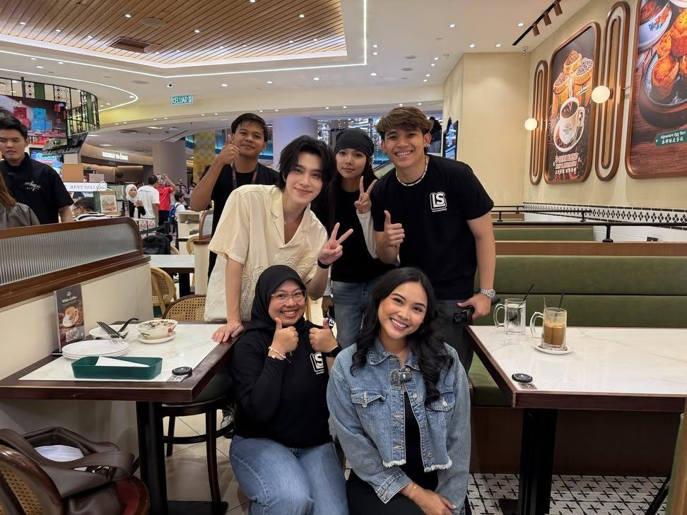 detii0730's tweet photo. laparsociety update with Hendery https://t.co/YKoQoNCloE
