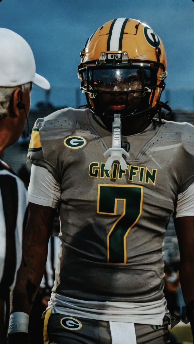 King2028__'s tweet photo. Check out my mid szn tape!
6’5 TE 230lbs
https://t.co/bwYwVzaLZ9
@_Coach_O @CoachGoodrum @coach_thorpe @CoachGotell @coachchipstan @bmerecruiting1 @RecruitGeorgia @DAWGHZERECRUITS @RivalsHS @247Sports @ChadSimmons_ @benjaminwolk @TheUCReport https://t.co/1BYPdxyQC0
