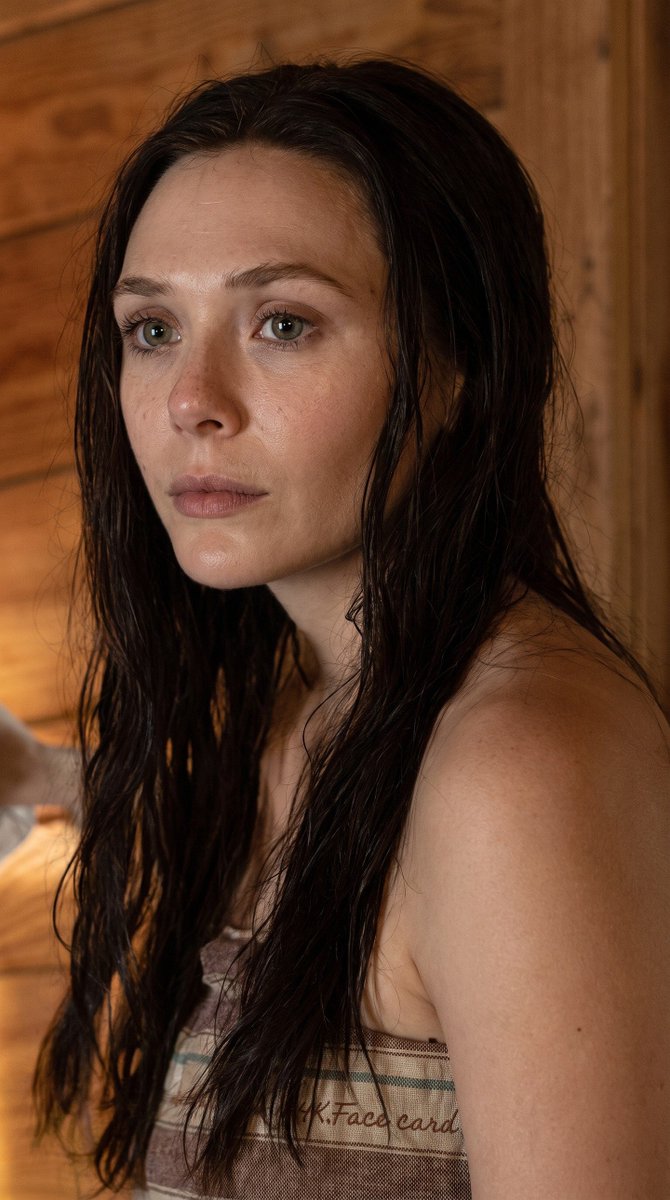 TheCelebHQ's tweet photo. Elizabeth Olsen https://t.co/HXbe2o49XZ