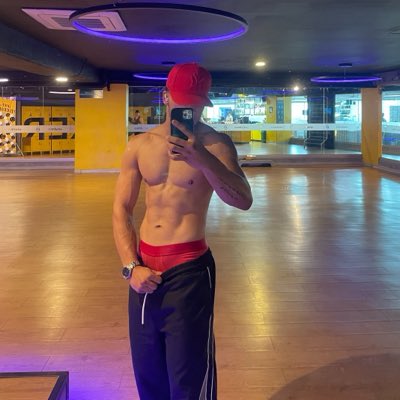 Santiag66946652's tweet photo. #NuevaFotoDePerfil https://t.co/UieG0VjVKP