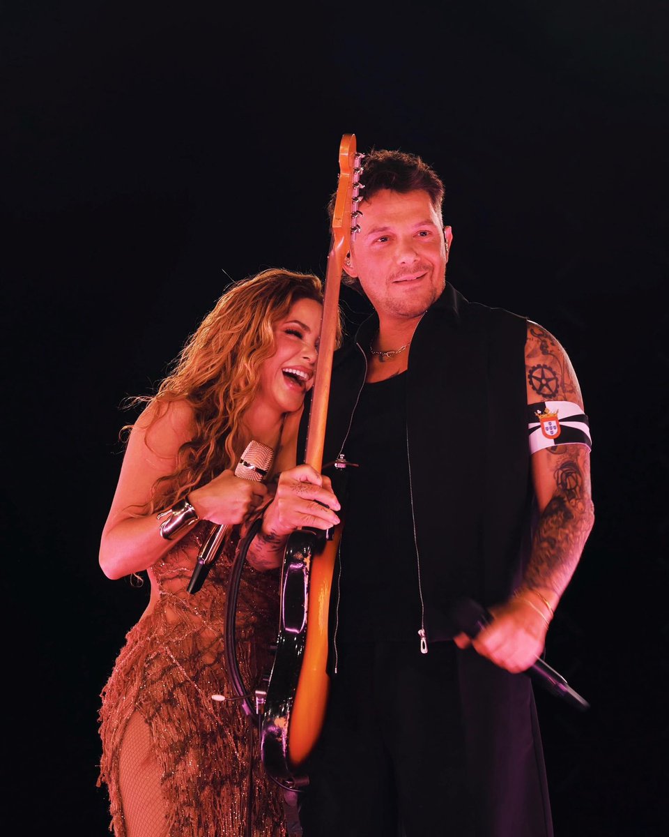 ASanz_USA's tweet photo. 🔁 @AlejandroSanz

Pues al final, Shaki… dos noches contigo y el Corazón Partío más lleno que nunca. ❤️

Qué bonito ha sido esto. Inevitable. 
Auuuúuuuu 🐺✨

#RedUSA 🇺🇸,
#FanClubOficial de @AlejandroSanz #AlejandroSanz en #EstadosUnidos @asanz_usa https://t.co/socpjvpj05