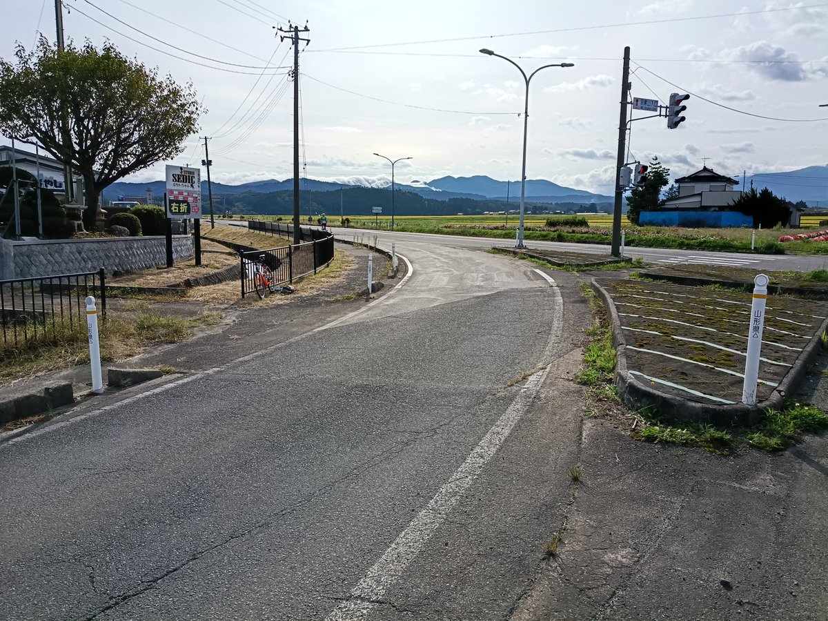 GuroSunn's tweet photo. 誘導員のお仕事終了。さて、追い上げますか。。。

#じろで庄内 https://t.co/RtXhnvAm2T