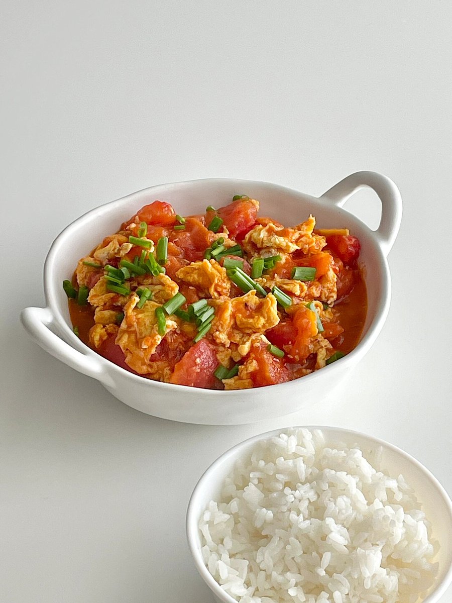 RomanTippit's tweet photo. [Homemade tomato egg fried rice = ultimate 10-minute comfort food! Tossed leftover rice with ripe tomatoes and fluffy eggs, ready to make busy weekdays way better ]， https://t.co/ruKc7Ge5IN