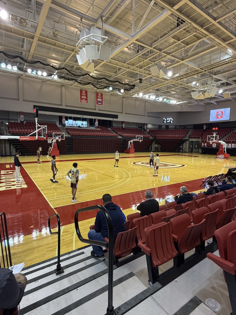 ibcacoaches's tweet photo. Our final speaker is Matt Monroe (St. Ignatius) sharing his conceptual offense! @CoachMMonroe @SIWolfpackBKB https://t.co/kYlqfL4odL