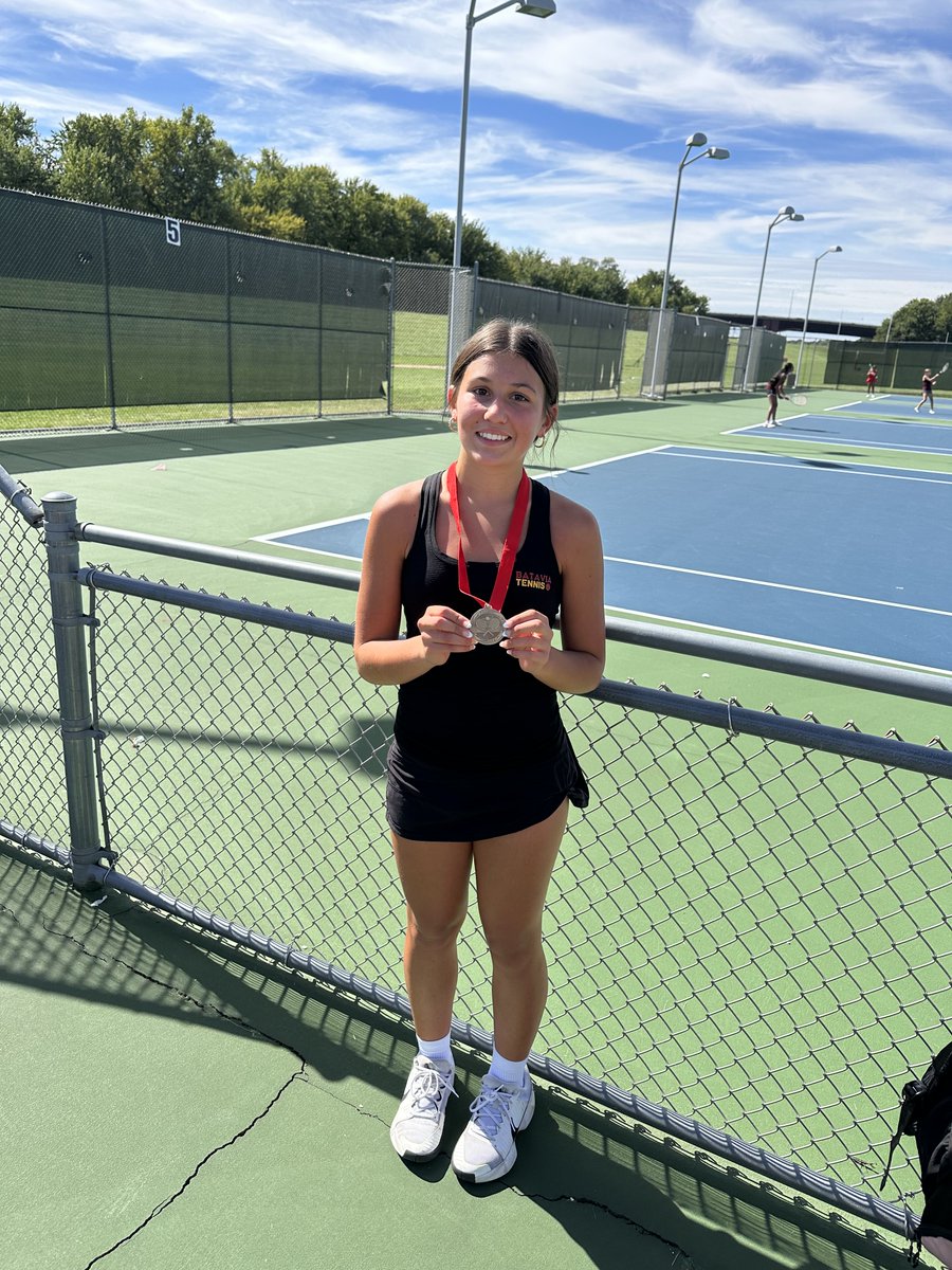BulldogTennisJV's tweet photo. JV Ottawa Invite singles results 

1S G. Tarmichael 🥇
2S L. Schrettenbrunner 🥇 https://t.co/JahdPzlNTV