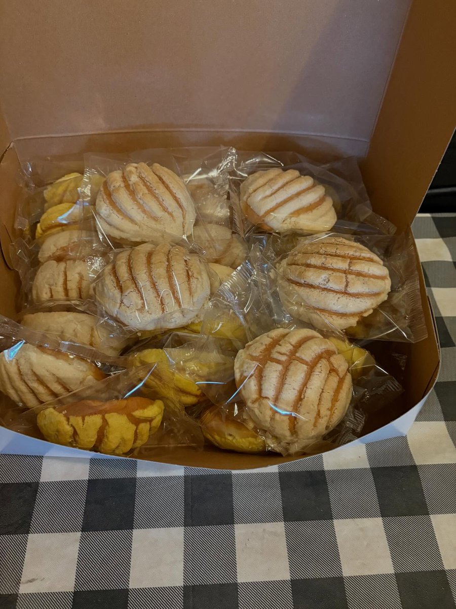 GeneSchantfgqq's tweet photo. Thank you! I can’t wait to try the conchas, but I have to say, the Oreo cookies were delicious! https://t.co/JHckFRZdVt