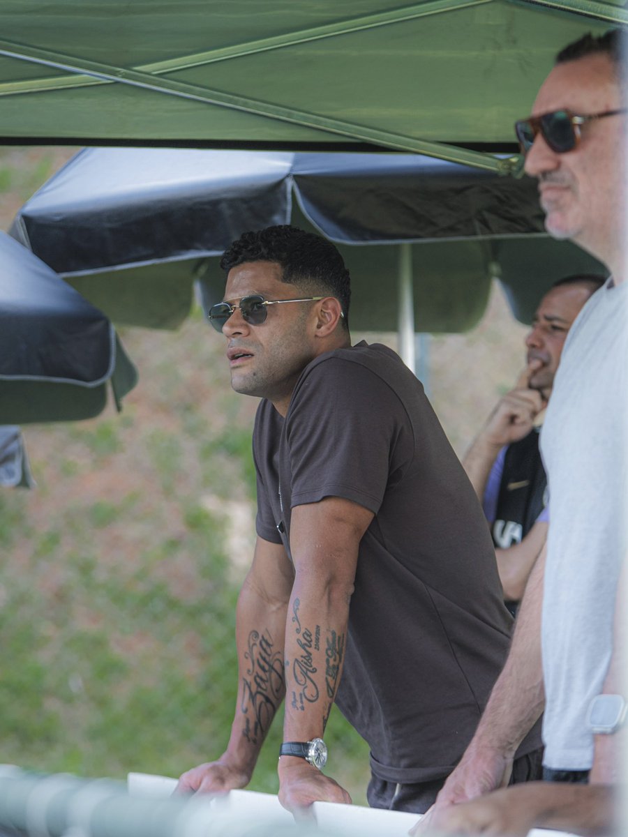 Atletico's tweet photo. Visita especial! 💚

MultiCAMpeão pelo Clube, Hulk Paraíba esteve na Cidade do Galo neste sábado para acompanhar o jogo do filho Ian, atleta do sub-20 Alvinegro. 

Será sempre muito bem-vindo, ídolo! 🐔 https://t.co/tvljMuZ2Vb