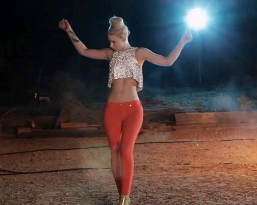 lattescals's tweet photo. Is this a safe space to say I found her body tea.. https://t.co/U5F0iHCthv