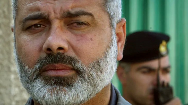 AtticusJazz's tweet photo. Grossbritannien hat dem Chef-Bodyguard von Ismail Hanniyeh Asyl gewährt und dann eingebürgert.

In der Folge hat dieser von Grossbritannien aus einen grossen Terroranschlag geplant und wollte dabei Juden in Europa ermorden. Das wurde nun vereitelt. https://t.co/i4Arzpd85I