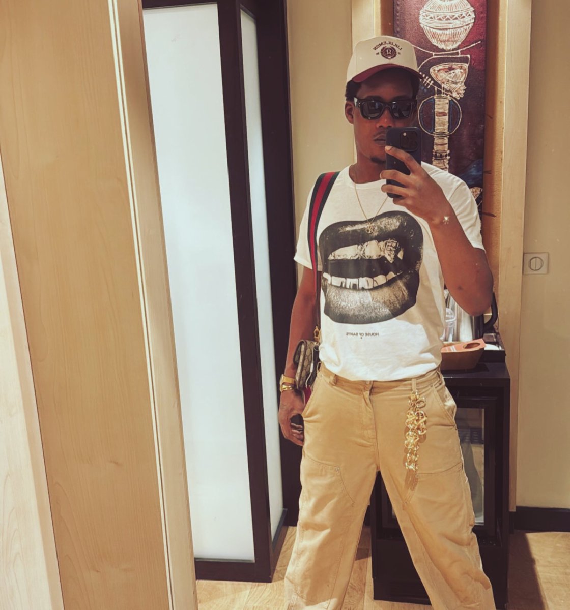 slimelifeivoire's tweet photo. 🚨💬  QUESTION | VOUS DEVEZ CHOISIR UN PARMIS CES 4 ARTISTES POUR REPRESENTER LA TRAP IVOIRIENNE 🇨🇮😤

QUEL EST VOTRE CHOIX ? 

▫️OG MAHILET 🎱

▫️BIG CHEKETE 🫡

▫️ASAP JO 🪲

▫️WANTCHÉ 😎

#slimelifeivoire 📟