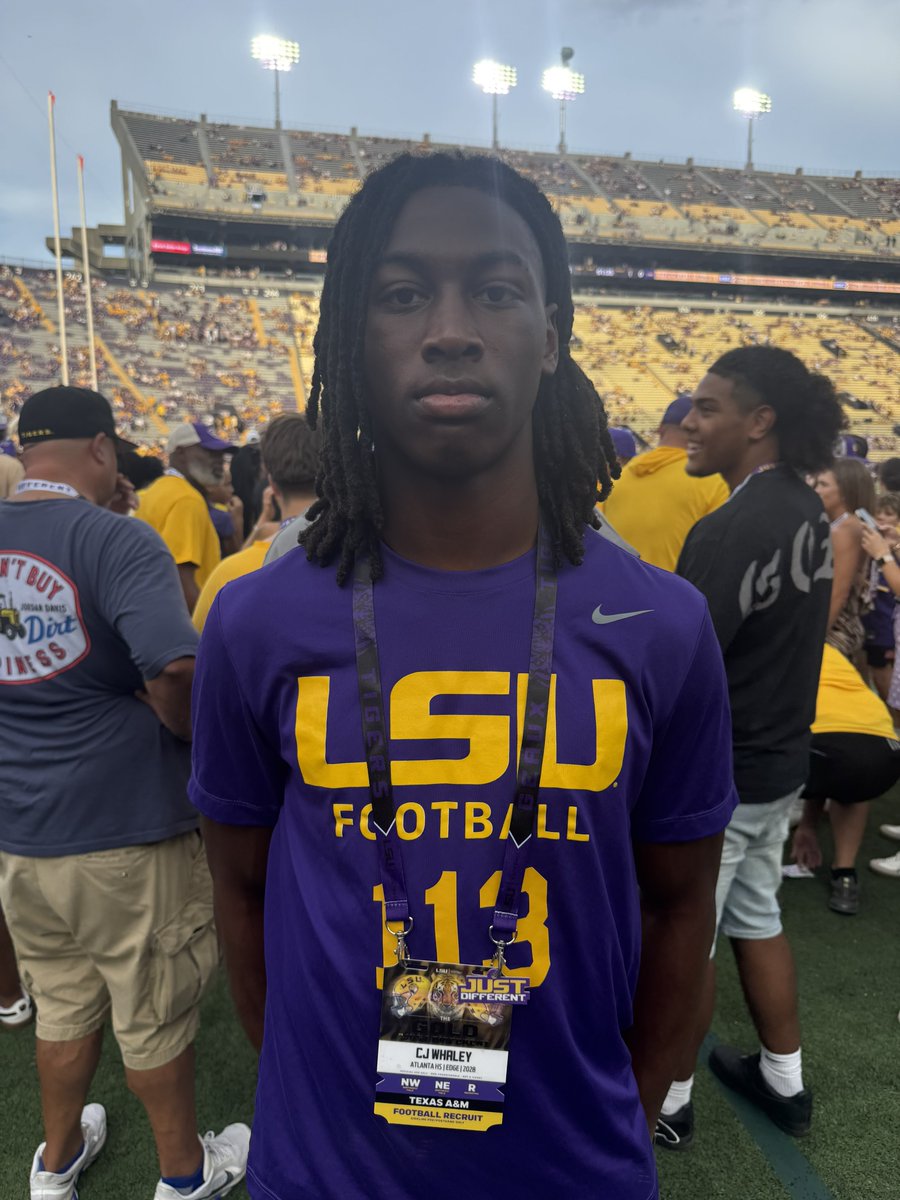 znagy20's tweet photo. This is a big one for #LSU. The No. 2 ATH in America has made his way into Death Valley: CJ Whaley.

The 6’4, 200-pounder out of Texas is a Top-60 prospect in the nation and an elite two-way weapon.

Now, Lane Kiffin and Co. have him on campus.

➡️: https://t.co/uPYyqC5Db0 https://t.co/FnMVdZvrnI