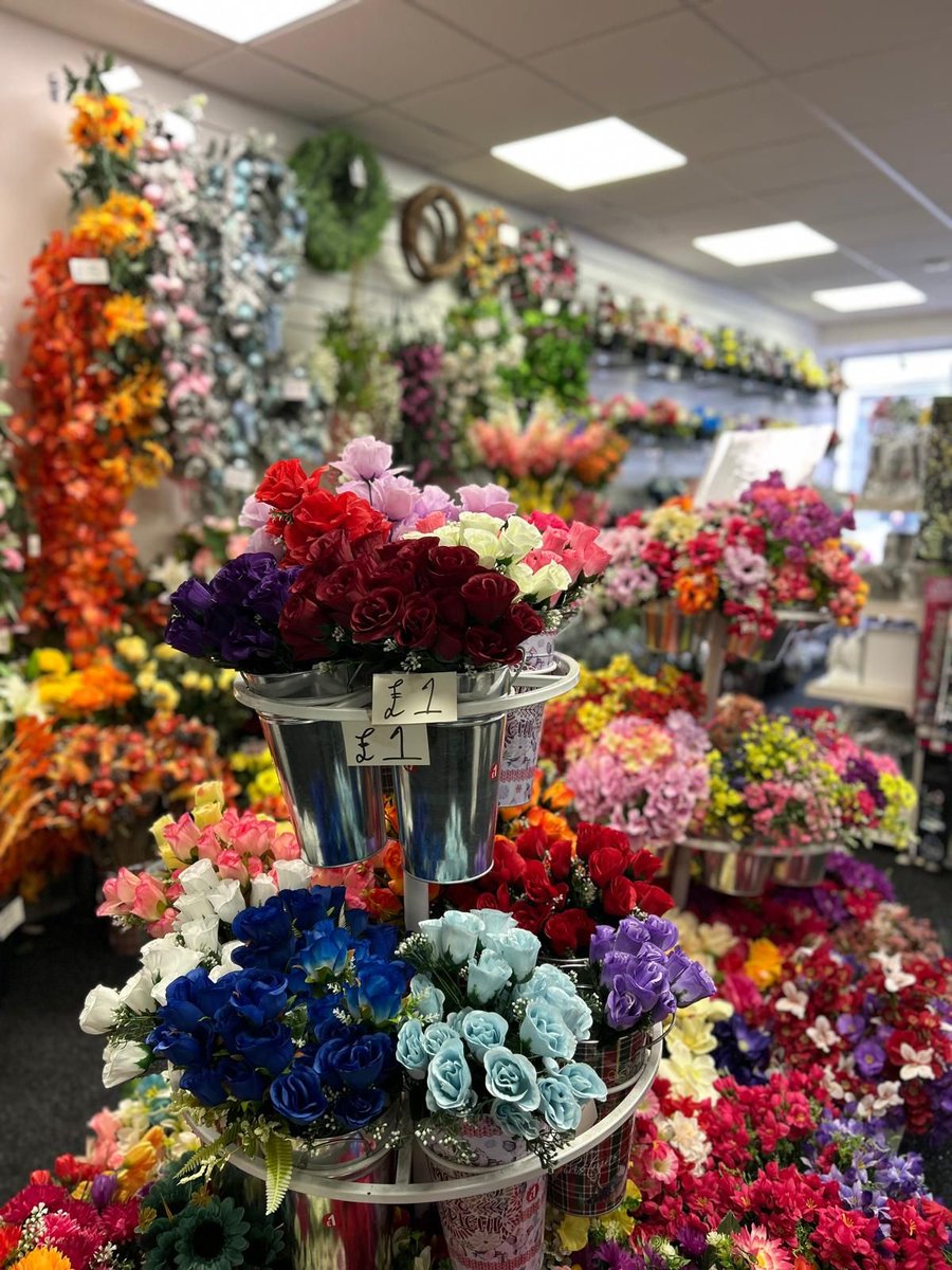 ChurchSquareSC's tweet photo. 🌸 Infinity Occasions at Church Square has brilliant offers!

Get beautiful flower arrangements and bundles for just £1 with the flower barrow! 🙌✨

Whether you are after flowers or sweet treats, Infinity Occasions has got you covered!

Pop in and discover the amazing deals! https://t.co/DqljiH017h
