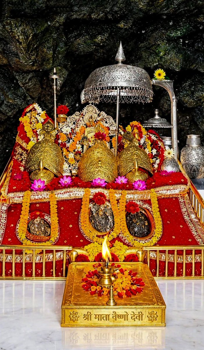 ASingh0404's tweet photo. Jai Mata Dukh harni Maa Vaishno Devi 🙌🏻 https://t.co/55ipTJ5gMb