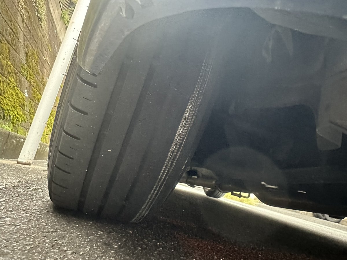 DOME12V_ICTURBO's tweet photo. アルト出荷んじゃと思ったら
ワイヤー出てて😭

【急募】
て事で、165/50R15のタイヤ
あれば、話し回してください。
お願いいたします。 https://t.co/b6FSL7bgCy