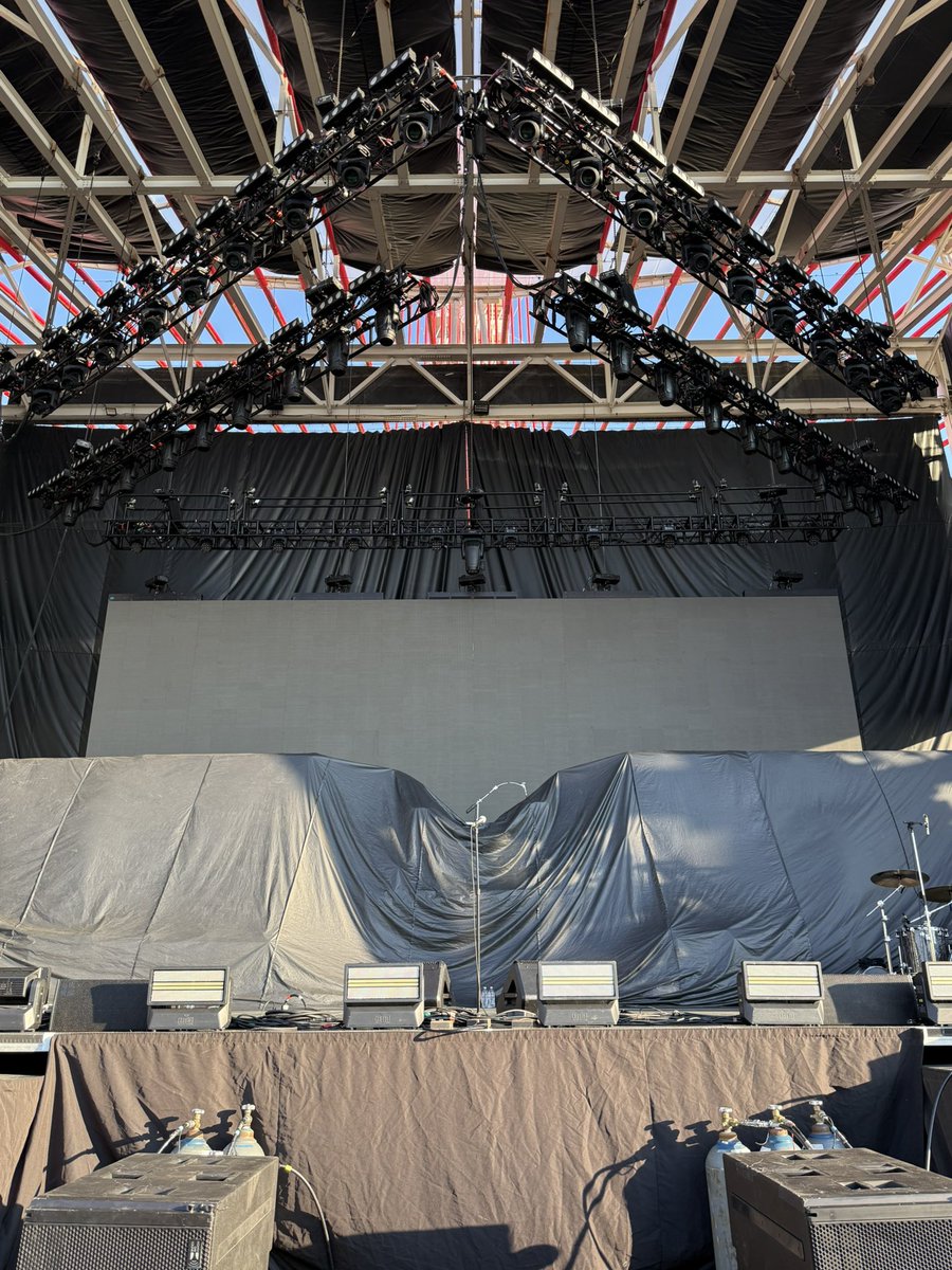 resident_in_box's tweet photo. ただいまって言う俺
おかえりって言う君
ふたりの輝かしい未来
#GermaniaInsuranceAmphitheater https://t.co/0o2KMikrbu
