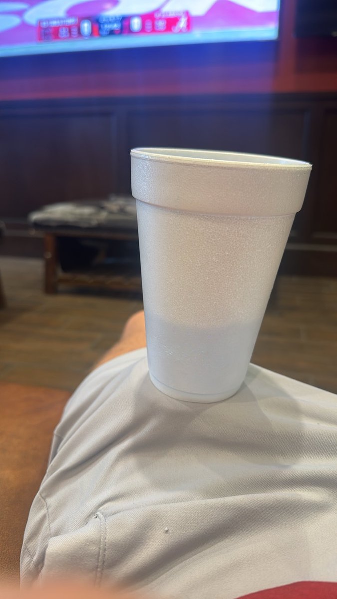 Relativedawg's tweet photo. Zyn can in pocket = built in cupholder #chud https://t.co/EAQEra4SC7