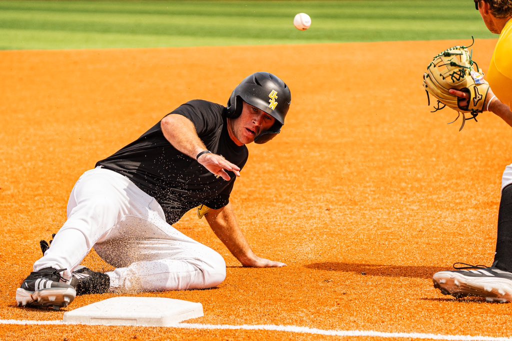 SouthernMissBSB's tweet photo. 𝐁𝐚𝐜𝐤 𝐢𝐧 𝐁𝐮𝐬𝐢𝐧𝐞𝐬𝐬 😎 

#OTR | #ETM | #SMTTT https://t.co/V2jajQTV9L