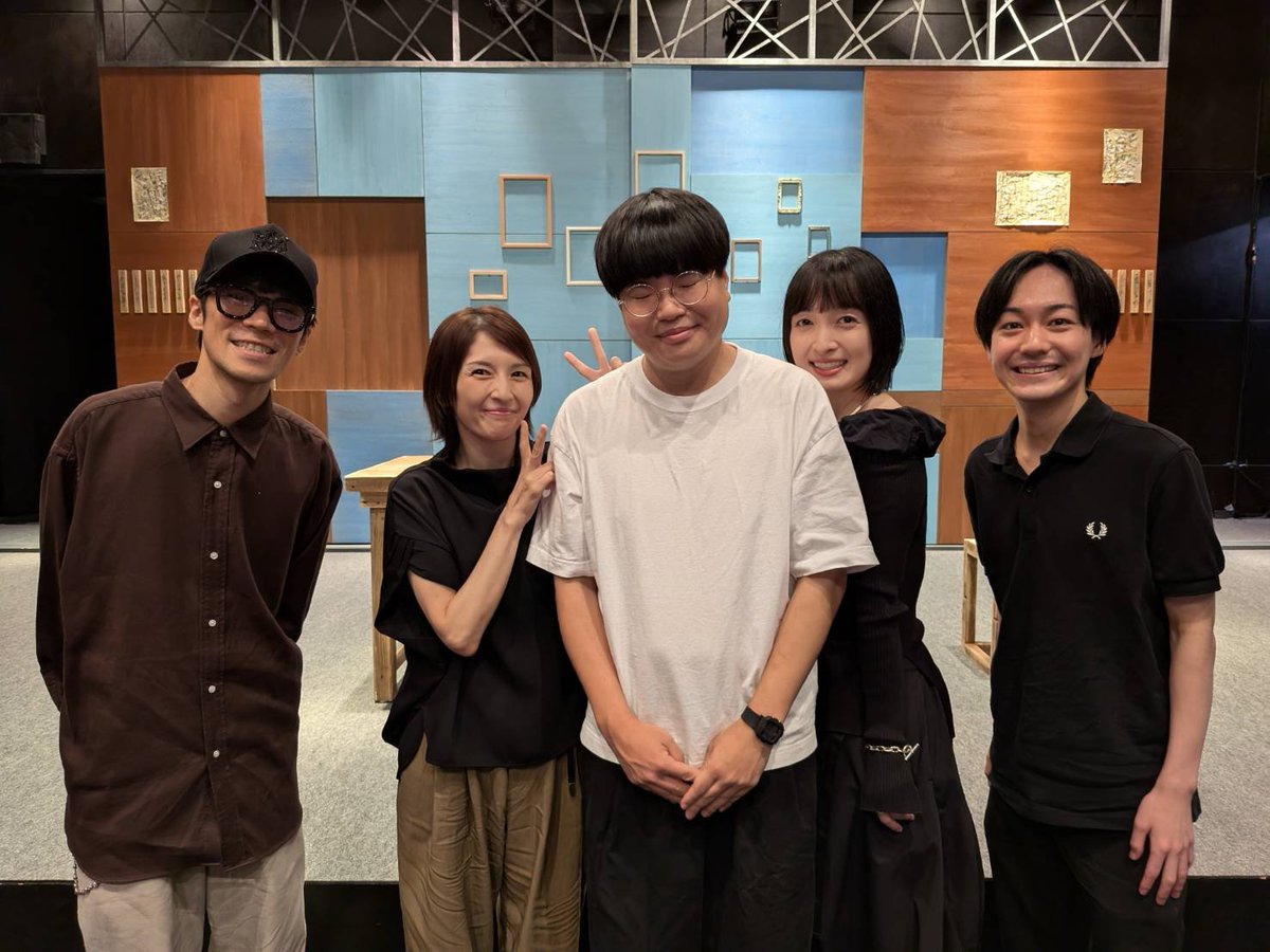 sekimachin's tweet photo. メトロンズ第11回公演
『金持ちに好かれなくちゃ！』
絶賛配信中です！
前回もだけど忙しい中ハリーポッターの仲間達がたくさん来てくれたのも嬉しかった。
写真撮れなかったメンバーやスタッフさんもたくさん。
赤坂が繋ぐ魔法の絆ですね。
https://t.co/nZLyzKh7TS
#メトロンズ
#ハリポタ舞台 https://t.co/Gaaz4Y59ZL