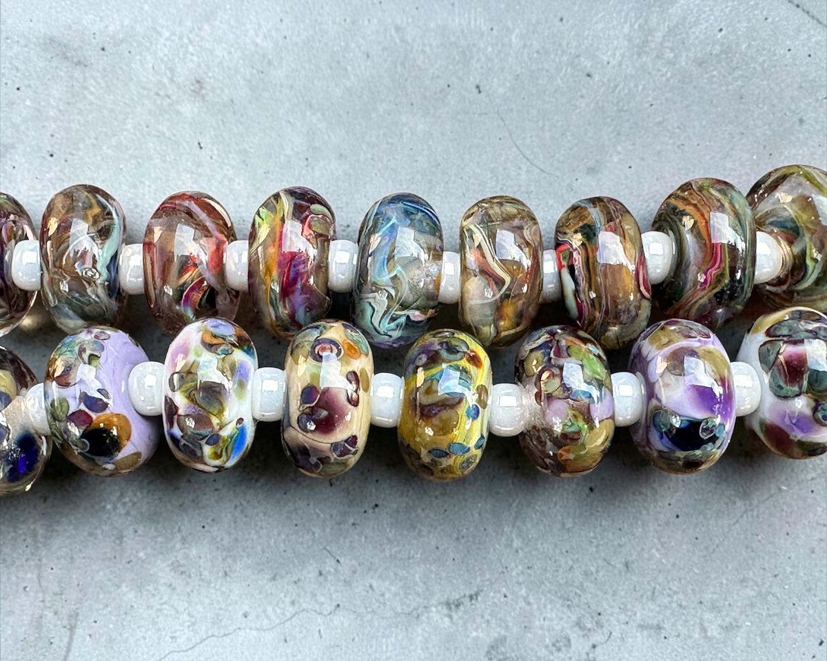 swcreations's tweet photo. Woodlands Violet surprised me 💜🌿 Earthy in the jar, but the flame brings out hidden violet, blue, berry, and olive tones. I shared the testing process and why less is more in this blog post.
https://t.co/oWxgyad7he

 #Lampwork #GlassFrit #SWCreations https://t.co/zEp0wDDZ4M