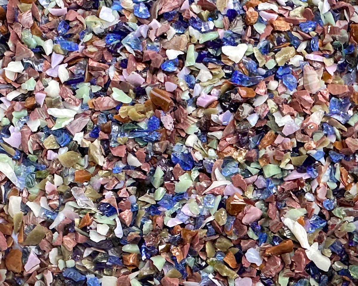 swcreations's tweet photo. Woodlands Violet surprised me 💜🌿 Earthy in the jar, but the flame brings out hidden violet, blue, berry, and olive tones. I shared the testing process and why less is more in this blog post.
https://t.co/oWxgyad7he

 #Lampwork #GlassFrit #SWCreations https://t.co/zEp0wDDZ4M