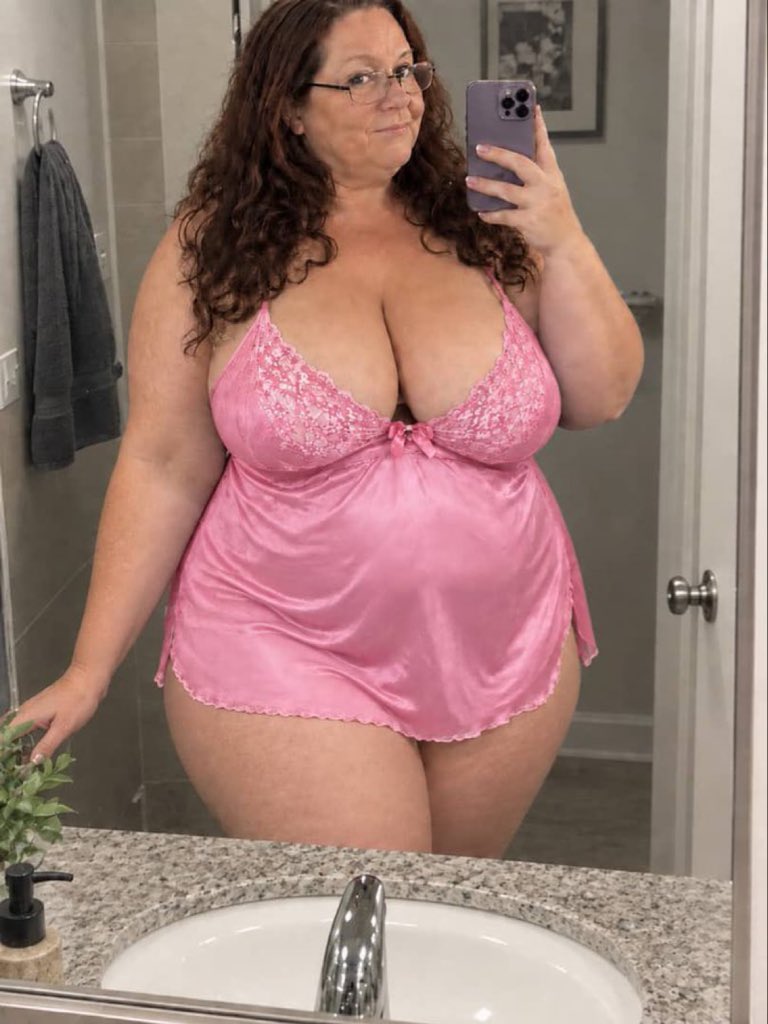 serenaindk's tweet photo. Would you fuck me ? https://t.co/CWS94DQu3R
