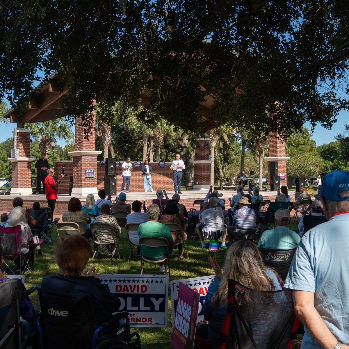 davidjollyfl's tweet photo. Wrapping up a busy day in Volusia, rallying with voters, visiting local entrepreneurs, and sharing fellowship at the NAACP Freedom Fund Gala. https://t.co/WQqB95Yo9M