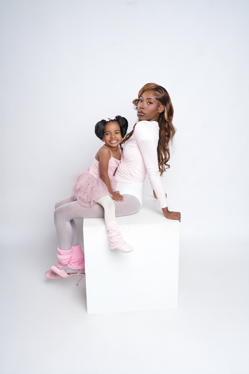 Jaamaiyaaa's tweet photo. My girl my girl🥺 happy birthday 💞 https://t.co/zYqQclr8Or