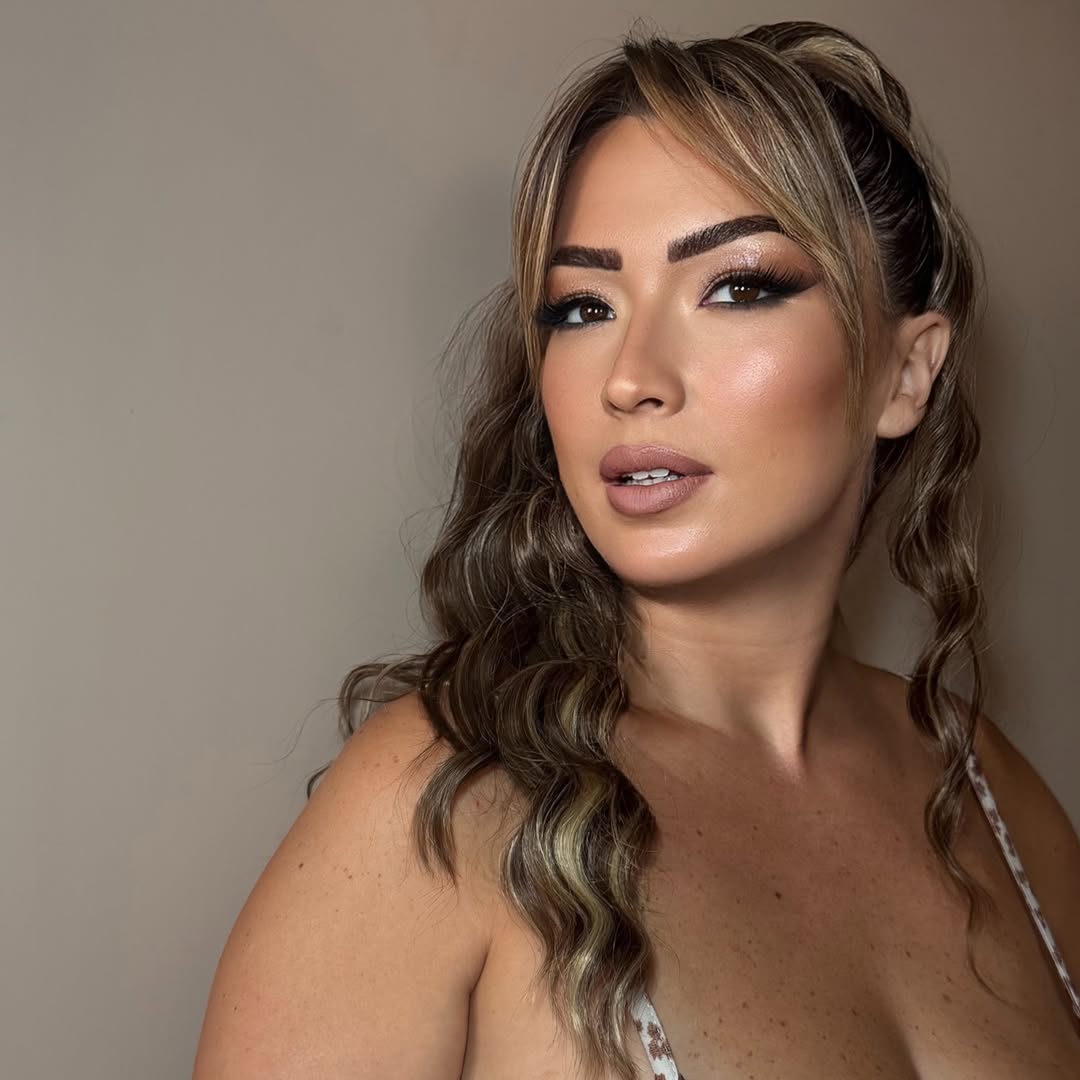 GayleneRaiche's tweet photo. A new week begins with a makeup look that won’t go unnoticed. Feline Drama: an intense, defined, magnetic gaze for those who love bold yet sophisticated makeup. When the eyes take center stage. Be confident, be beautiful, be you. What’s your next https://t.co/SS1CO7MYE8