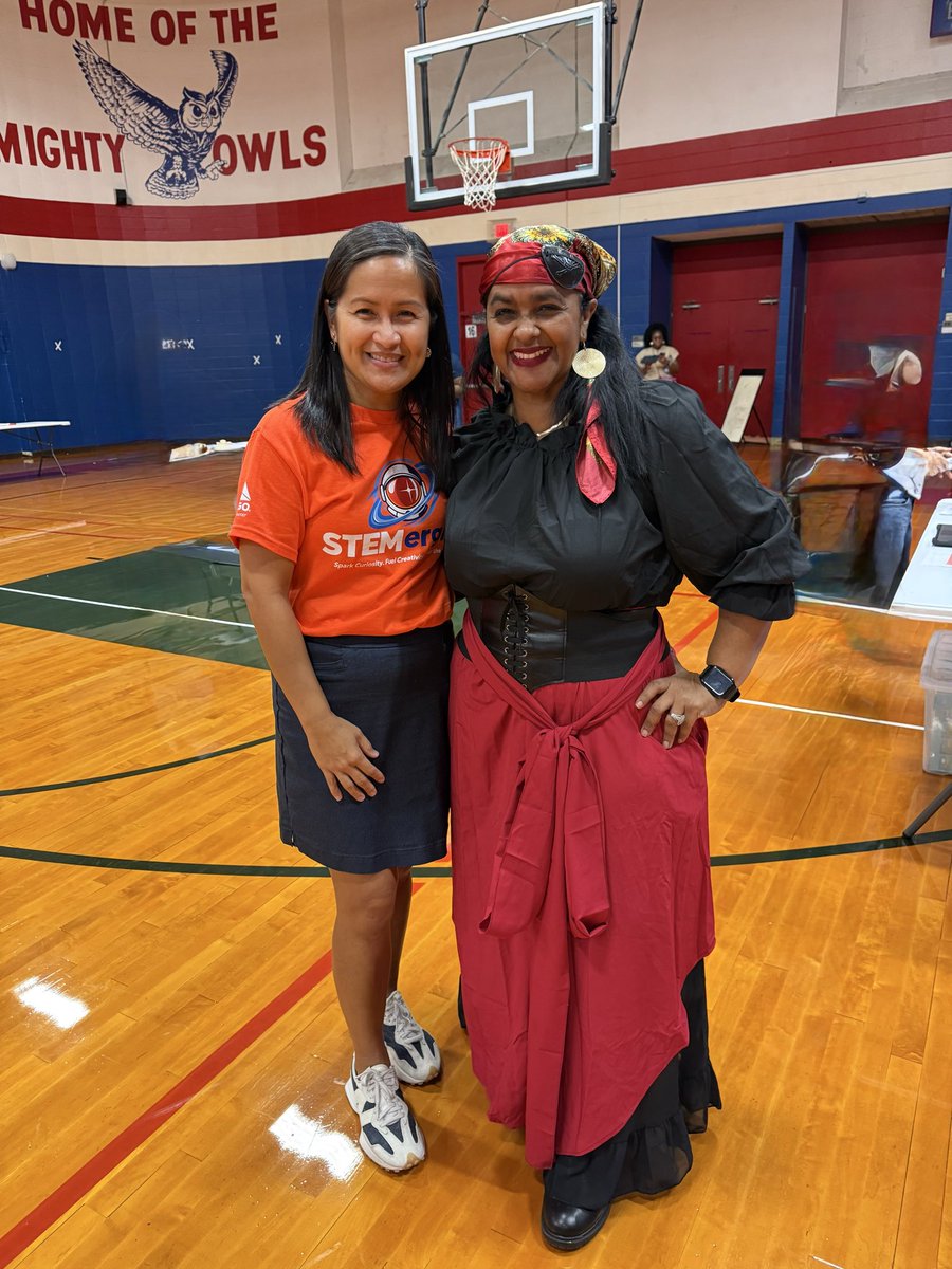 AliefScience's tweet photo. “Do Nothing Average.” Our very own Secondary Science Coordinator @jacobskarend shared this powerful message at @AliefISD #STEMergize, inspiring students to think boldly, explore new possibilities &amp; make their mark. Thank you, Dr. Jacobs for inspiring our students to dream big! 🚀 https://t.co/XnDgTwLoYg