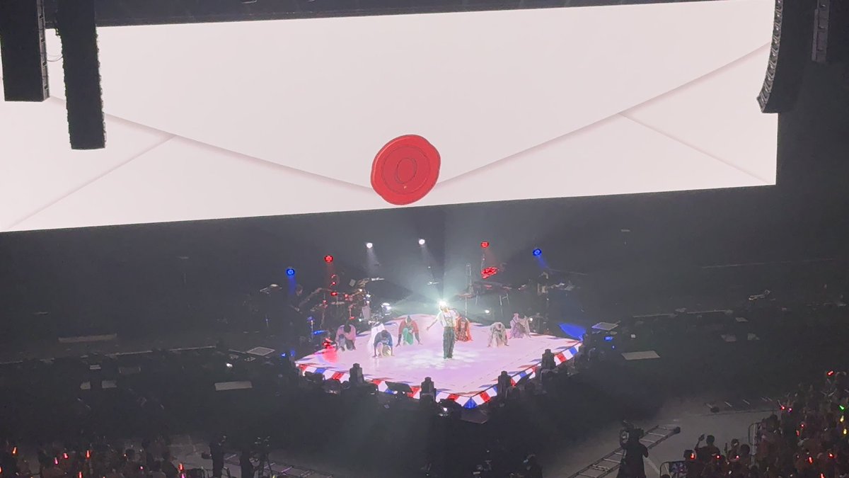 pomeinu_014's tweet photo. なんかメガネ発光してるマサヨシ取れたのでみんなにもおすそ分け！！
 #オーイシ武道館 https://t.co/811d9YVSRM