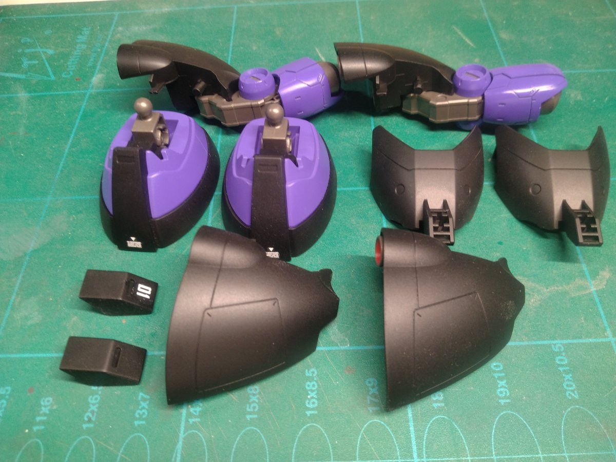 zep_ogr's tweet photo. #HG
#ORIGIN
MS-06RD-4
デカール待ちの為、ふくらはぎのヒケ修正
R面なので平面にならない様にスジ彫り回避しつつ… https://t.co/jAU0z3ZroP