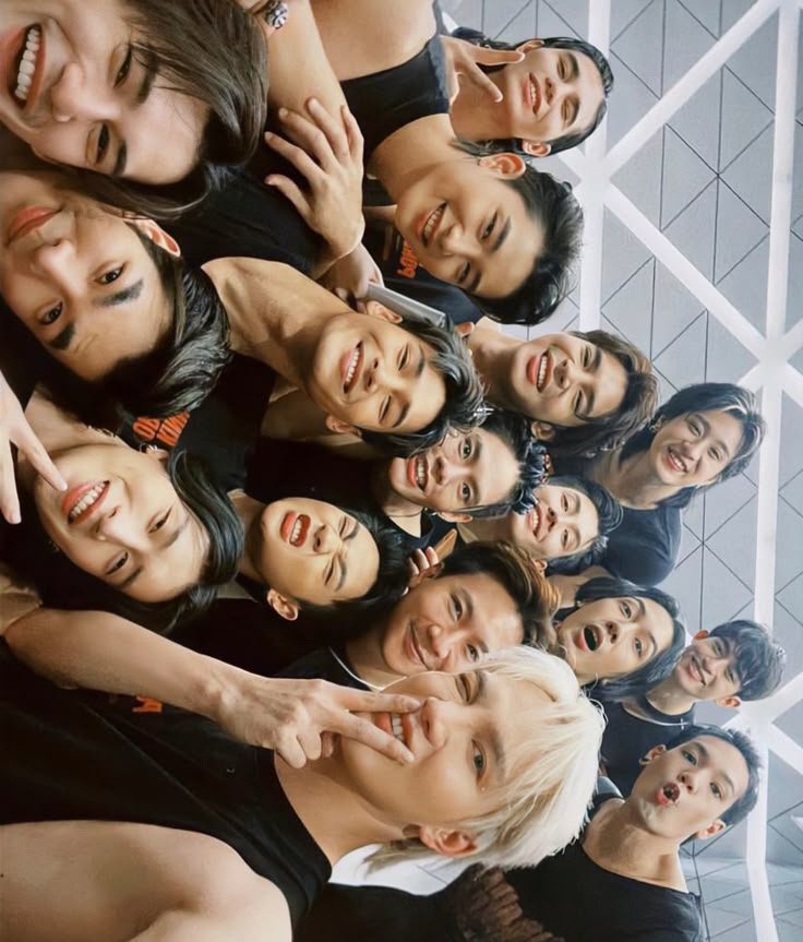 imagineyibo's tweet photo. no other cast will ever hit the same https://t.co/XxIdhT5yEM