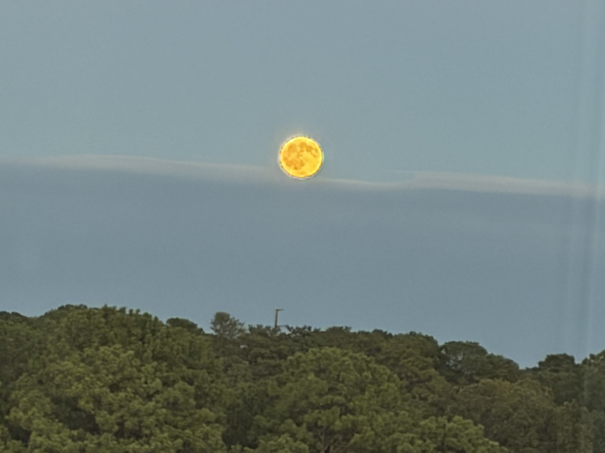 AppStateMania's tweet photo. Full moon rising over Carter-Finley Stadium for @AppState_FB vs. NC State...kickoff around the corner. https://t.co/guXBFY8gUW
