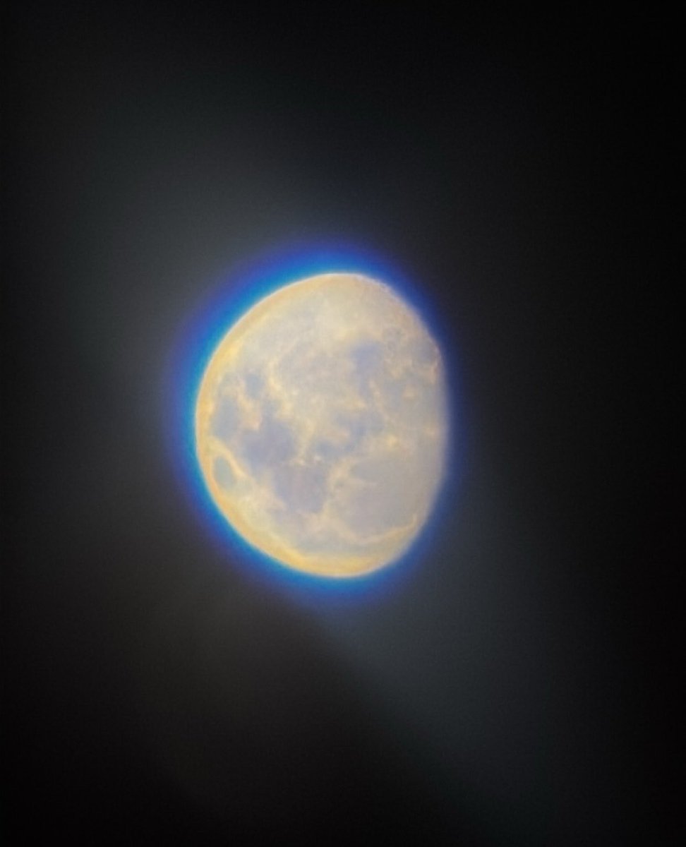 manonskw's tweet photo. pretty moon https://t.co/2WY7pSsruY