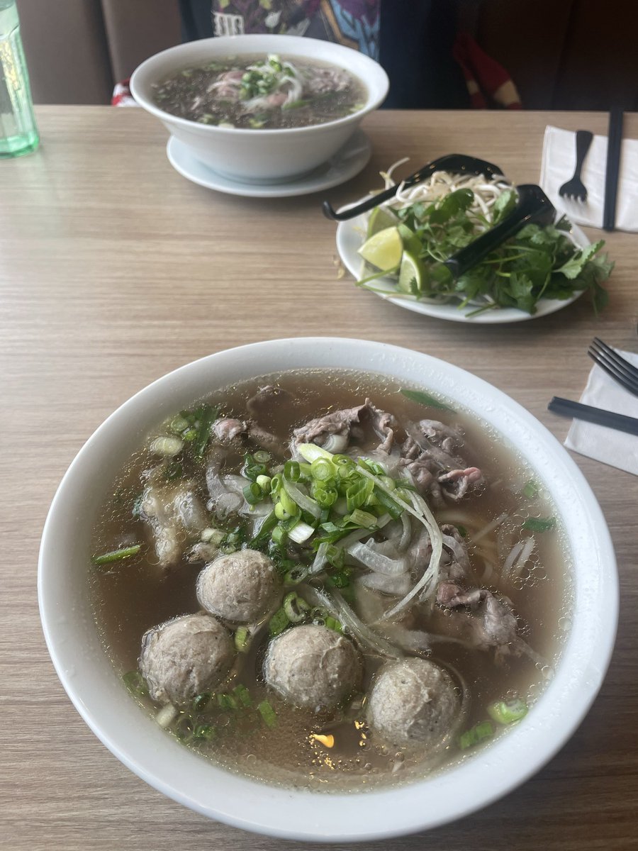 xmhahahee's tweet photo. - Beef balls in my hand
- Where will it land
- Here it goes in my mouth
- Later it’ll come out in my house https://t.co/qED3FUm9p3