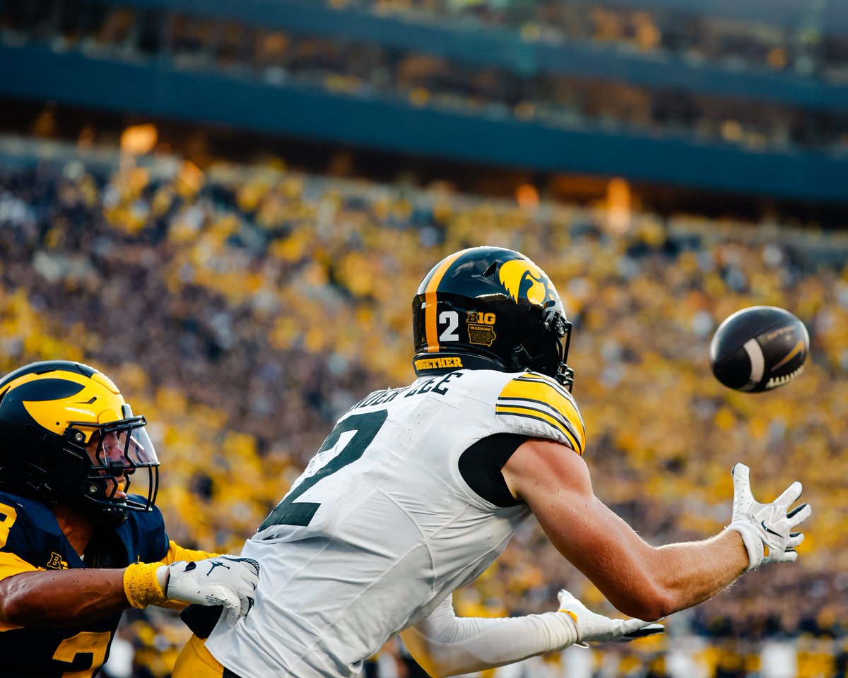 HawkeyeFootball's tweet photo. The catch™️ https://t.co/UOokUYUpue