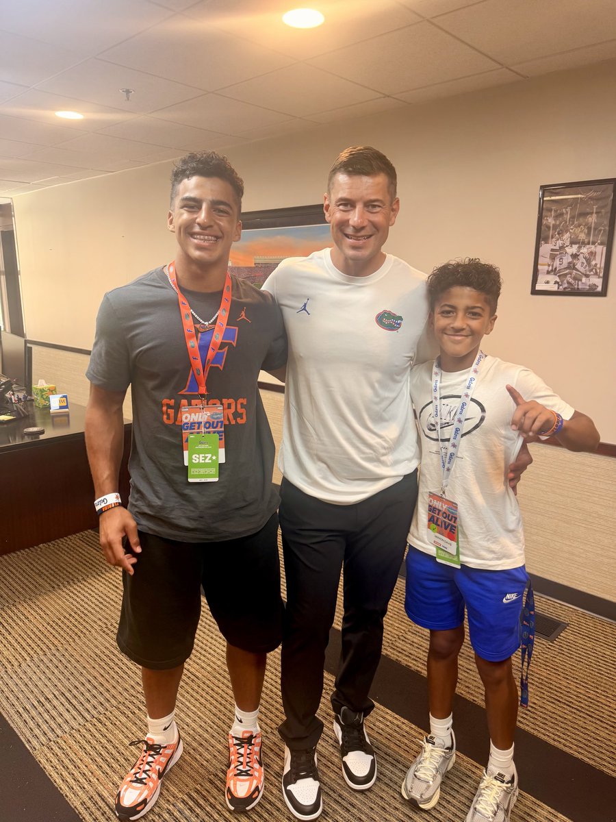 MadoxxDavis's tweet photo. Having a great time at University of  Florida! Thank you Coach @CoachJonSumrall 
What a game! 🐊 @GatorsFB https://t.co/eX09dCQXg2
