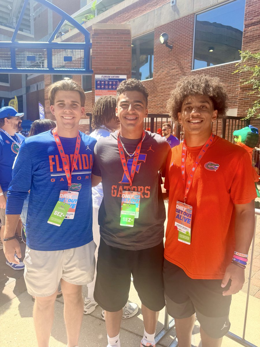 MadoxxDavis's tweet photo. Having a great time at University of  Florida! Thank you Coach @CoachJonSumrall 
What a game! 🐊 @GatorsFB https://t.co/eX09dCQXg2