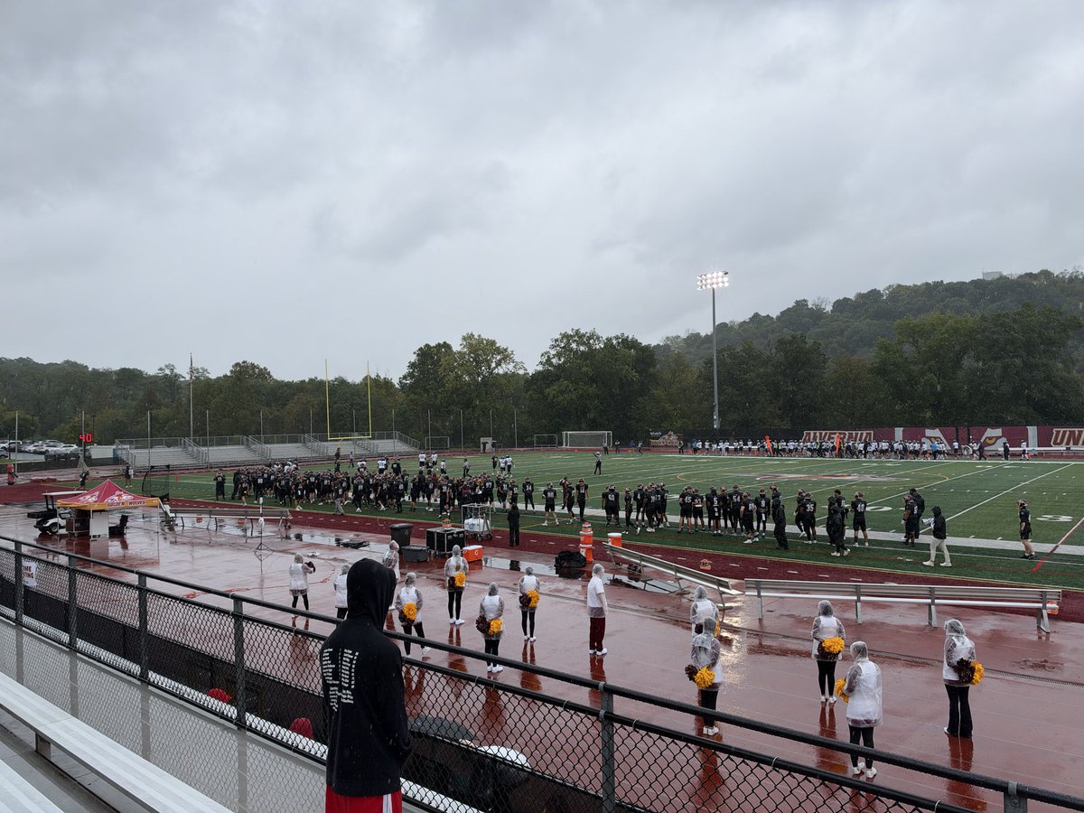 JDN__143's tweet photo. Big thanks to @CoachDev12 and the Alvernia FB staff for the Game Day invite today! Way to pull out that W! 

I enjoyed my time on campus despite the rainy day. Look forward to getting back for another visit soon!
@VernAthletics @AlverniaFB #classof2027 #recruitvisit https://t.co/OmMBjga8Vd