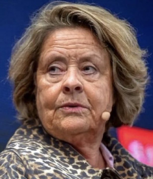 joh16993's tweet photo. @polnytdk @BosseStine @MrMesserschmidt @moderaterne_dk @larsloekke Bosse har som sædvanlig fået for meget portvin. @BosseStine https://t.co/79b29eLtfM