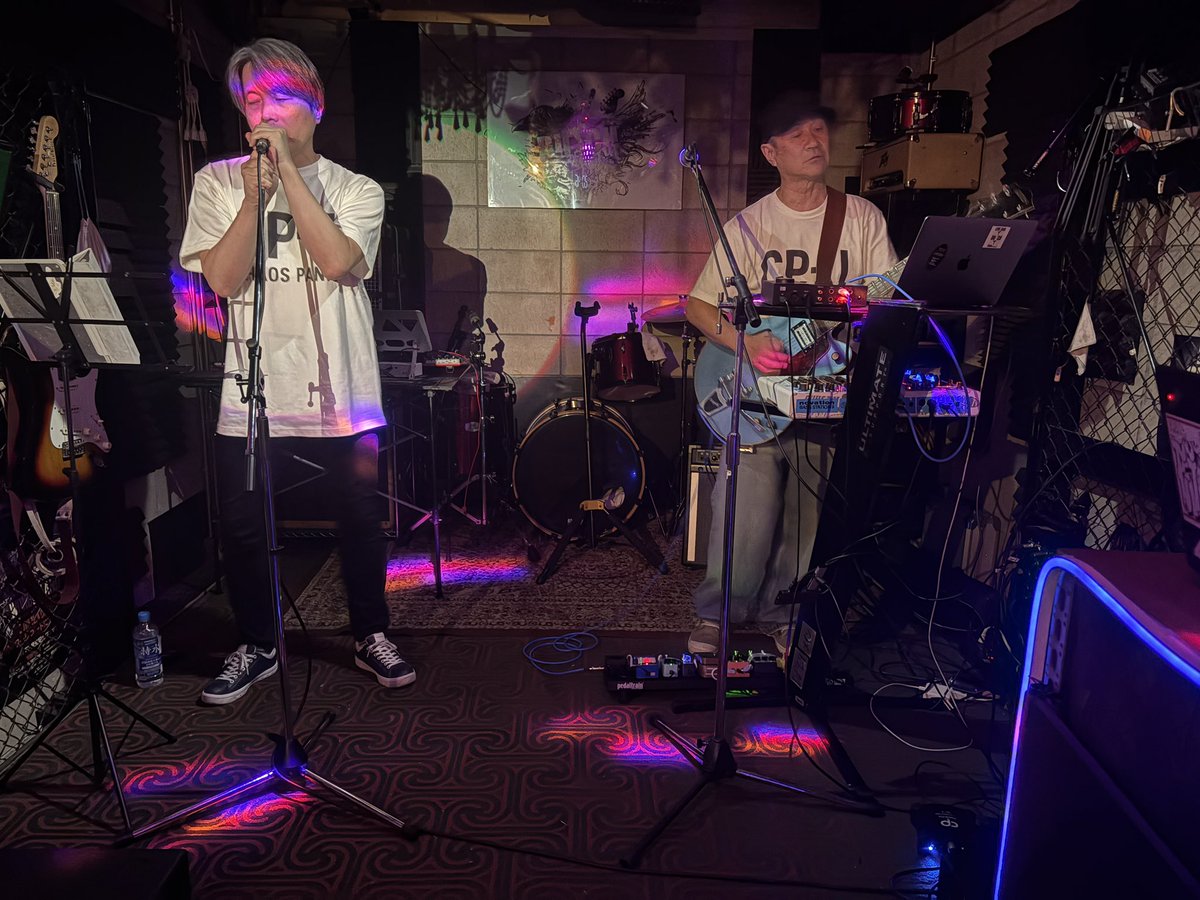 CUEVOLT's tweet photo. CP-U大先輩はライブの先輩でもあり母校の先輩でもあるぜ？
昨日もライブ楽しめたぜ https://t.co/66qkELtxbm